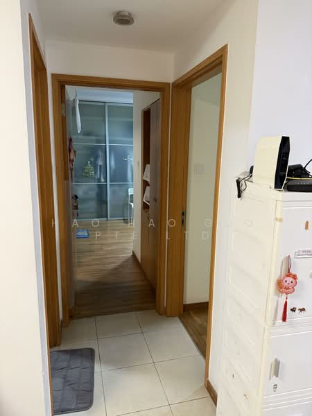 The Lakeshore, 29 Jurong West Street 41, 2 Bedrooms, 947 sqft, Condominium For Rent, by ANDY HUANG, 500069962 - Interior - PropertyGuru.com.sg