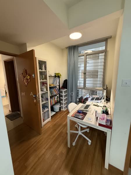 The Lakeshore, 29 Jurong West Street 41, 2 Bedrooms, 947 sqft, Condominium For Rent, by ANDY HUANG, 500069962 - Study - PropertyGuru.com.sg