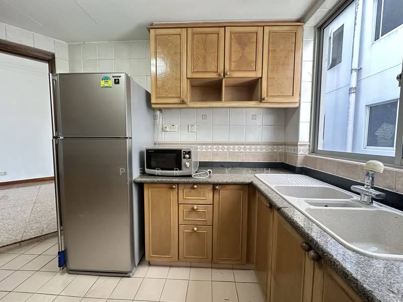 The Bayshore Condominium For Sale at S$ 1,890,000 | PropertyGuru Singapore - Kitchen