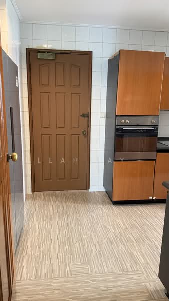 Spring Grove Condominium For Sale at S$ 2,600,000 | PropertyGuru Singapore - Kitchen