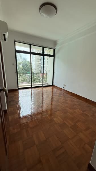 Spring Grove Condominium For Sale at S$ 2,600,000 | PropertyGuru Singapore - Balcony