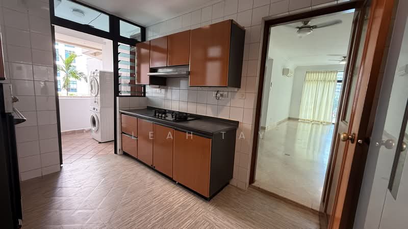 Spring Grove Condominium For Sale at S$ 2,600,000 | PropertyGuru Singapore - Kitchen