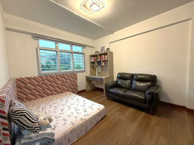 315C Yishun Avenue 9 HDB Flat For Sale at S$ 720,000 | PropertyGuru Singapore - Bedroom