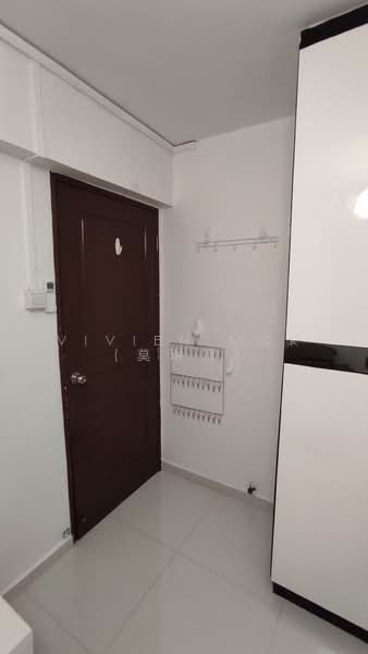 217 Tampines Street 23, 217 Tampines Street 23, Room Rental, 250 sqft, HDB Flat For Rent, by Vivien Mok (莫琍清), 500069990 - Entrance - PropertyGuru.com.sg