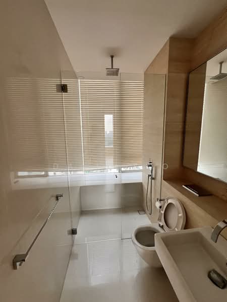 Ardmore II, 2 Ardmore Park, 4 Bedrooms, 2,024 sqft, Condominium For Rent, by David Foo, 500069997 - Bathroom - PropertyGuru.com.sg