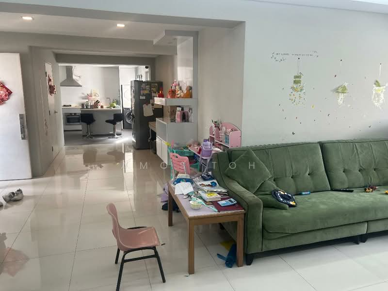 840 Jurong West Street 81 HDB Flat For Sale at S$ 650,000 | PropertyGuru Singapore - Kitchen