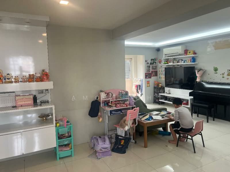 840 Jurong West Street 81 HDB Flat For Sale at S$ 650,000 | PropertyGuru Singapore - Living Room