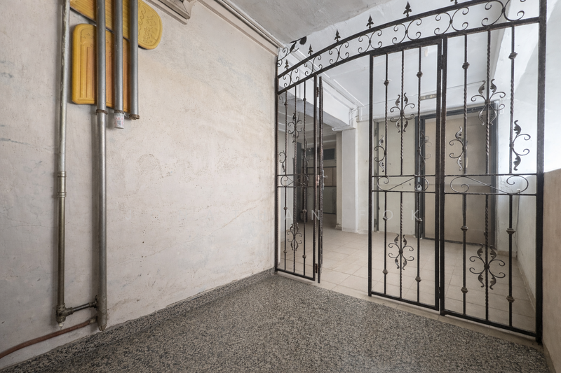 21 Holland Drive HDB Flat For Sale at S$ 999,999 | PropertyGuru Singapore - Entrance