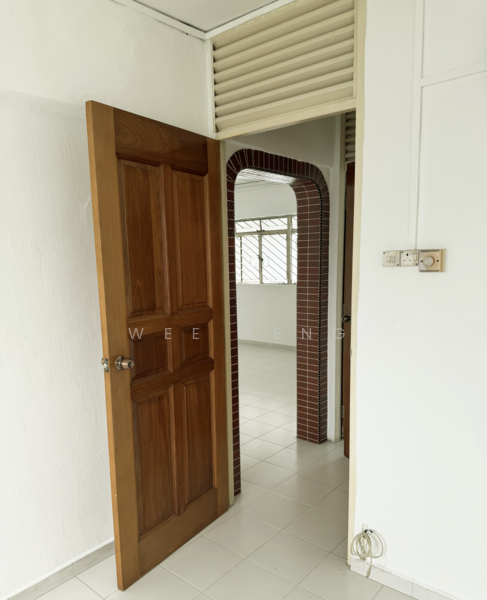 244 Bukit Batok East Avenue 5 HDB Flat For Sale at S$ 550,000 | PropertyGuru Singapore - Interior