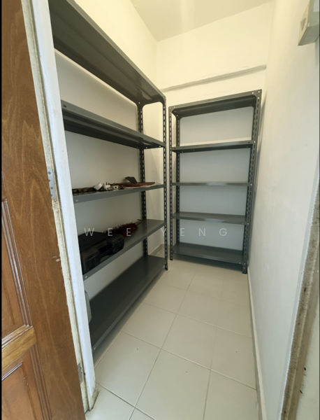 244 Bukit Batok East Avenue 5 HDB Flat For Sale at S$ 550,000 | PropertyGuru Singapore - Interior