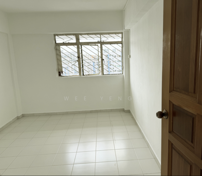 244 Bukit Batok East Avenue 5 HDB Flat For Sale at S$ 550,000 | PropertyGuru Singapore - Interior