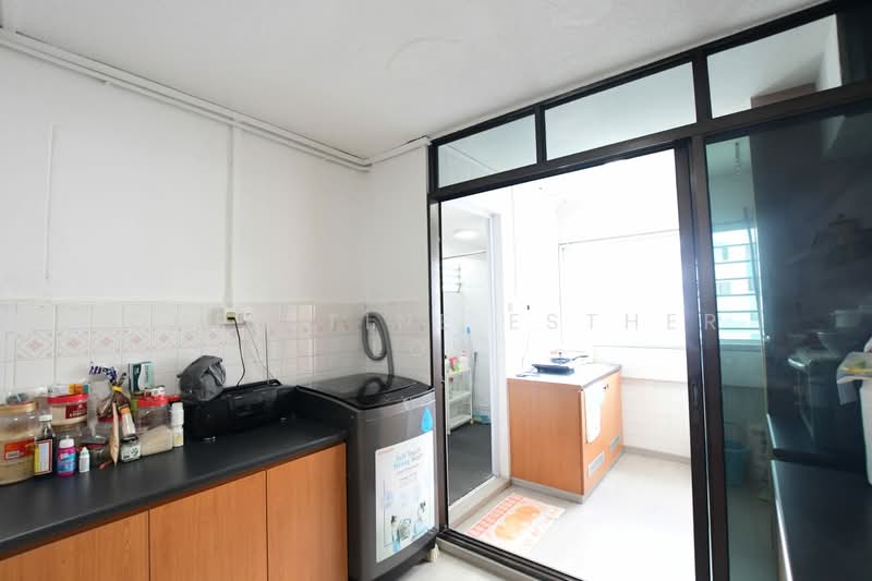 232 Tampines Street 21, 232 Tampines Street 21, 3 Bedrooms, 1,302 sqft, HDB Flat For Sale, by Christine Esther Low, 500070032 - Kitchen - PropertyGuru.com.sg