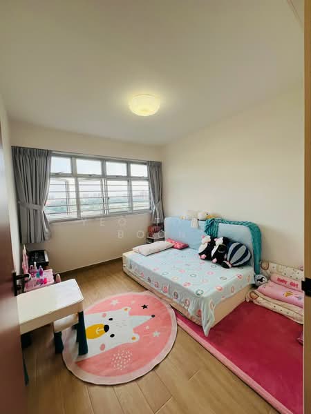812B Choa Chu Kang Avenue 7 HDB Flat For Sale at S$ 640,000 | PropertyGuru Singapore - Bedroom