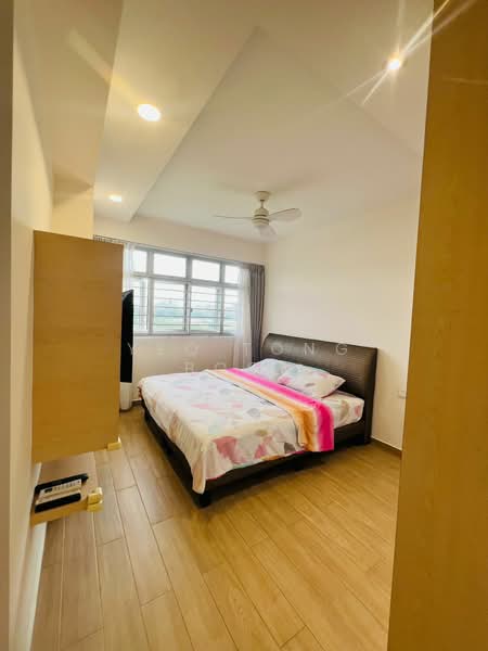 812B Choa Chu Kang Avenue 7 HDB Flat For Sale at S$ 640,000 | PropertyGuru Singapore - Bedroom
