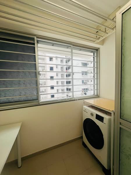 812B Choa Chu Kang Avenue 7 HDB Flat For Sale at S$ 640,000 | PropertyGuru Singapore - Balcony