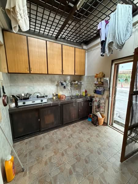 Guillemard Road, , 3 Bedrooms, 1,300 sqft, Terraced House For Sale, by Huttons Asia Pte Ltd, 500070057 - Kitchen - PropertyGuru.com.sg