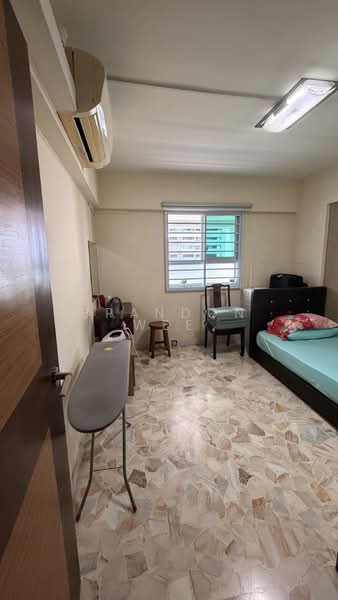 115 Hougang Avenue 1 HDB Flat For Sale at S$ 470,000 | PropertyGuru Singapore - Bedroom