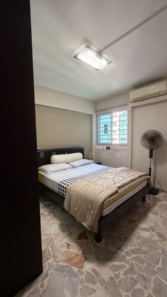 115 Hougang Avenue 1 HDB Flat For Sale at S$ 470,000 | PropertyGuru Singapore - Master Bedroom