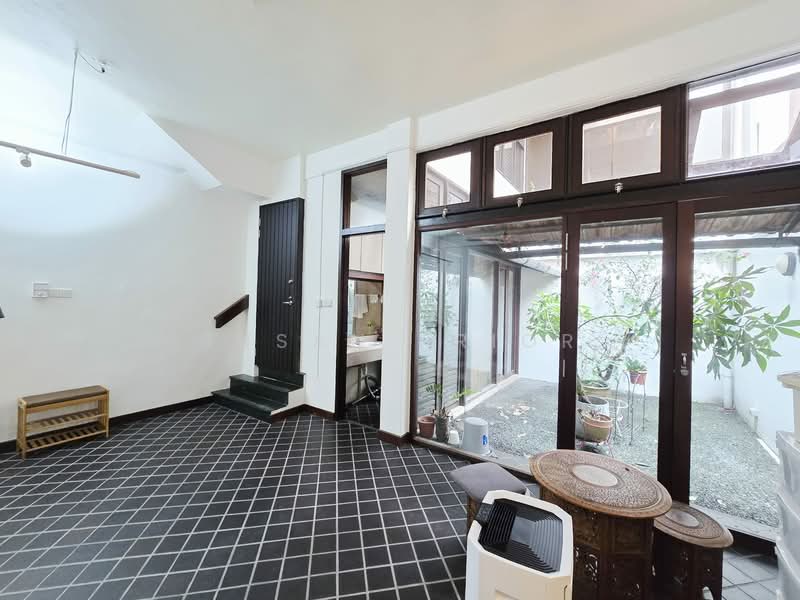 Emerald Hill Studio With Garden, EMERALD HILL CONSERVATION AREA, 1 Bedroom, 1,000 sqft, Conservation House For Rent, by Susan Prior, 500070077 - PropertyGuru.com.sg