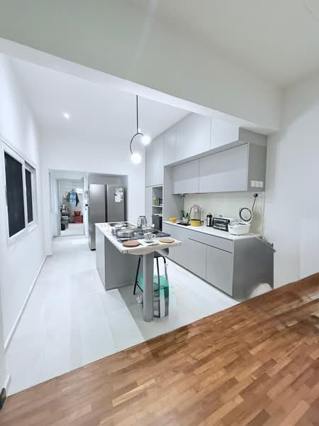 Shamrock Park, Namly Drive, 3 Bedrooms, 1,144 sqft, Walk-up Apartment For Rent, by Anthea Yeo 杨丽娇, 500070087 - Kitchen - PropertyGuru.com.sg