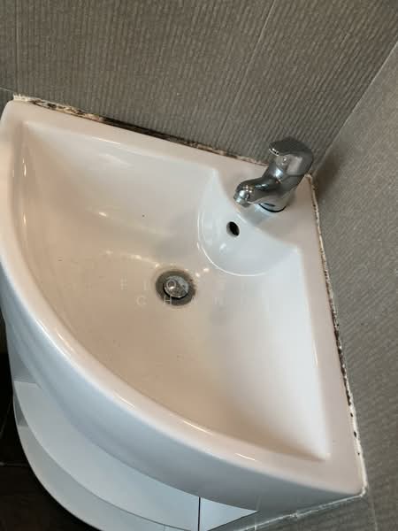 Gold Coast Condo Condominium For Sale at S$ 3,300,000 | PropertyGuru Singapore - Bathroom