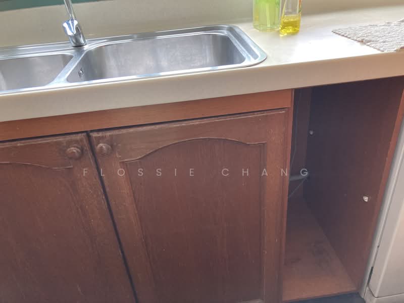 Gold Coast Condo Condominium For Sale at S$ 3,300,000 | PropertyGuru Singapore - Kitchen