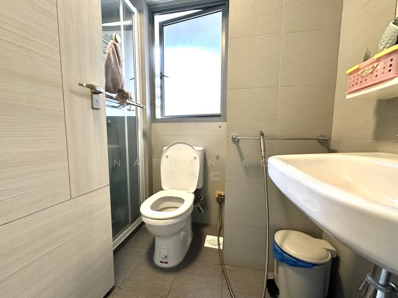 138D Yuan Ching Road, 138D Yuan Ching Road, 3 Bedrooms, 980 sqft, HDB Flat For Rent, by Jonathan Kong 江忠仁, 500070110 - Bathroom - PropertyGuru.com.sg