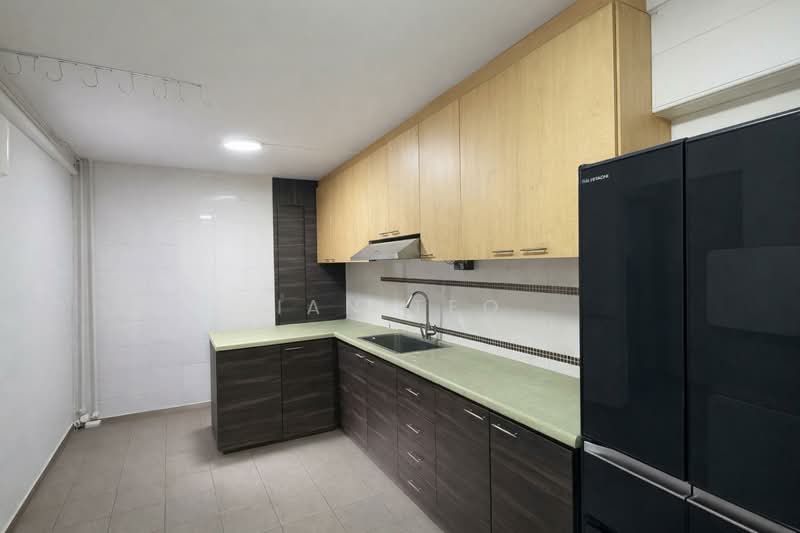 442 Sin Ming Avenue HDB Flat For Sale at S$ 980,000 | PropertyGuru Singapore - Kitchen