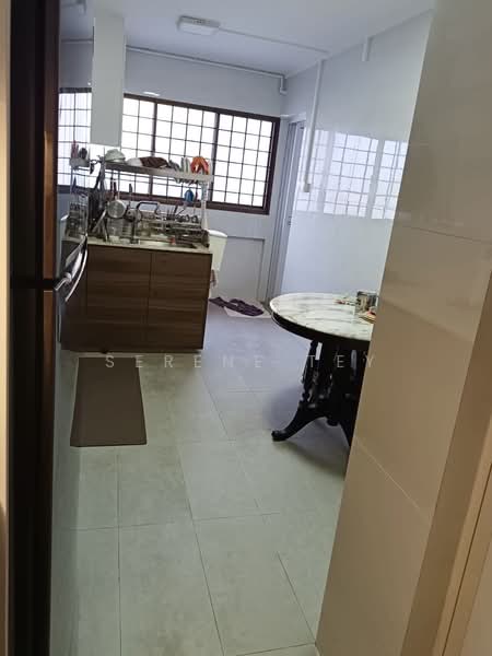663 Yishun Avenue 4, 663 Yishun Avenue 4, 3 Bedrooms, 893 sqft, HDB Flat For Rent, by Serene Tey, 500070152 - Kitchen - PropertyGuru.com.sg