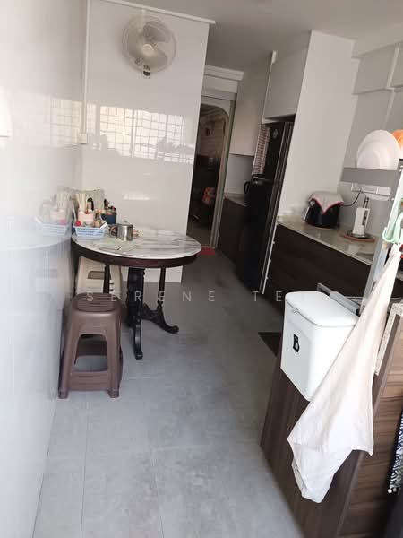 663 Yishun Avenue 4, 663 Yishun Avenue 4, 3 Bedrooms, 893 sqft, HDB Flat For Rent, by Serene Tey, 500070152 - Kitchen - PropertyGuru.com.sg