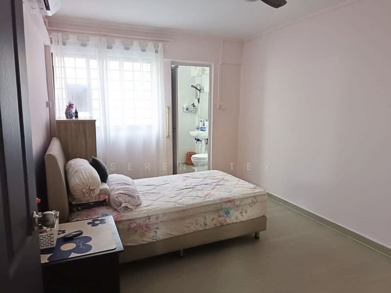 663 Yishun Avenue 4, 663 Yishun Avenue 4, 3 Bedrooms, 893 sqft, HDB Flat For Rent, by Serene Tey, 500070152 - Bedroom - PropertyGuru.com.sg