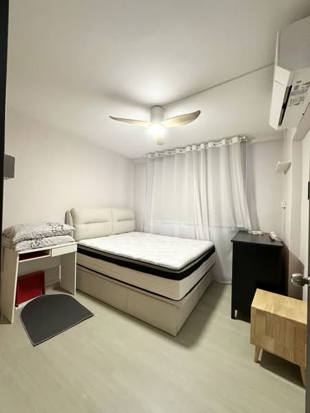 663 Yishun Avenue 4, 663 Yishun Avenue 4, 3 Bedrooms, 893 sqft, HDB Flat For Rent, by Serene Tey, 500070152 - Bedroom - PropertyGuru.com.sg