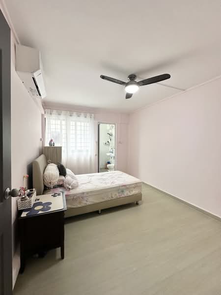 663 Yishun Avenue 4, 663 Yishun Avenue 4, 3 Bedrooms, 893 sqft, HDB Flat For Rent, by Serene Tey, 500070152 - Bedroom - PropertyGuru.com.sg