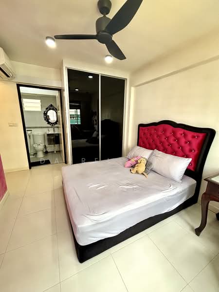 315C Yishun Avenue 9 HDB Flat For Sale at S$ 680,000 | PropertyGuru Singapore - Master Bedroom