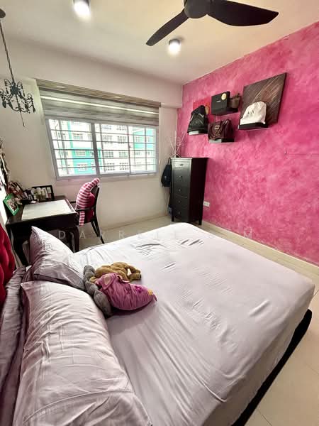 315C Yishun Avenue 9 HDB Flat For Sale at S$ 680,000 | PropertyGuru Singapore - Master Bedroom