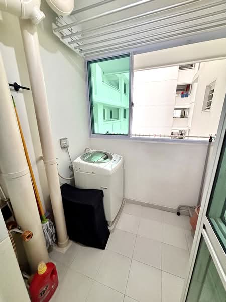 315C Yishun Avenue 9 HDB Flat For Sale at S$ 680,000 | PropertyGuru Singapore - Service Yard