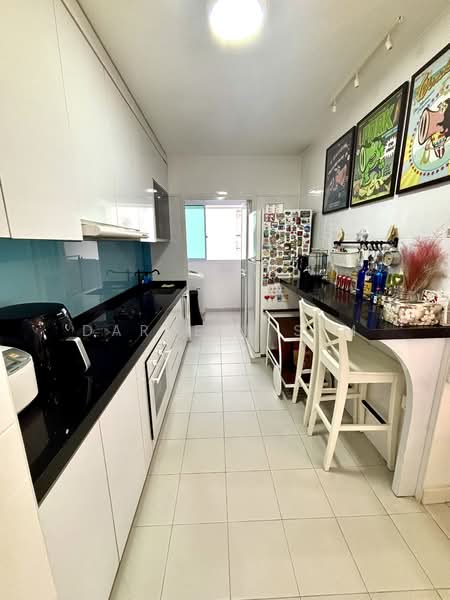 315C Yishun Avenue 9 HDB Flat For Sale at S$ 680,000 | PropertyGuru Singapore - Kitchen