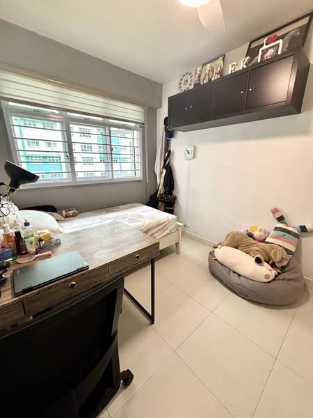 315C Yishun Avenue 9 HDB Flat For Sale at S$ 680,000 | PropertyGuru Singapore - Bedroom 2