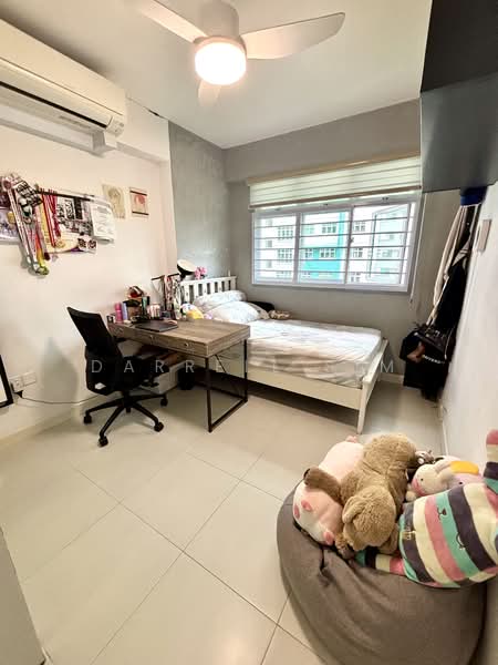 315C Yishun Avenue 9 HDB Flat For Sale at S$ 680,000 | PropertyGuru Singapore - Bedroom 2