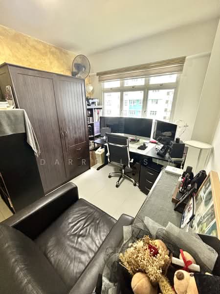 315C Yishun Avenue 9 HDB Flat For Sale at S$ 680,000 | PropertyGuru Singapore - Bedroom 3