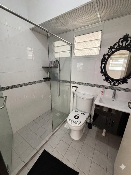 315C Yishun Avenue 9 HDB Flat For Sale at S$ 680,000 | PropertyGuru Singapore - Bathroom 1