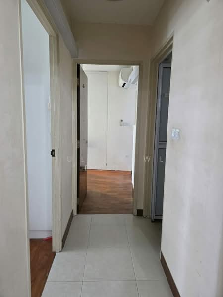 273D Compassvale Link HDB Flat For Sale at S$ 770,000 | PropertyGuru Singapore - Corridor