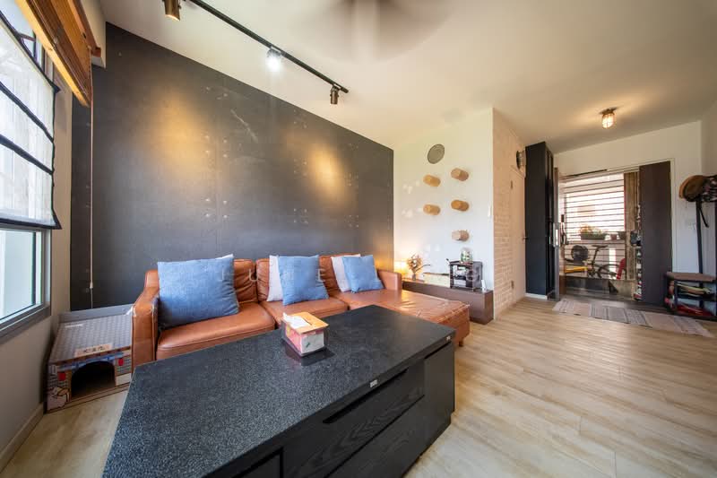 875B Tampines Street 86 HDB Flat For Sale at S$ 749,999 | PropertyGuru Singapore - Living Room