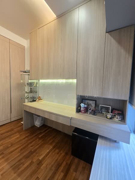 Botannia Condominium For Sale at S$ 2,360,000 | PropertyGuru Singapore - Bedroom 3 with Study corner