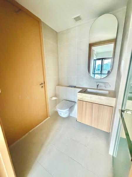 Hill House Condominium For Sale at S$ 1,468,000 | PropertyGuru Singapore - Bathroom