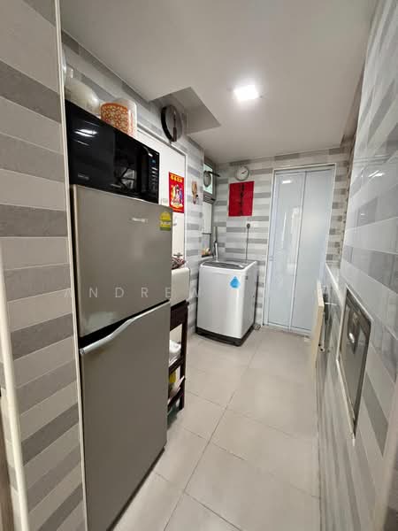 The Quartz Condominium For Sale at S$ 2,799,999 | PropertyGuru Singapore - Kitchen
