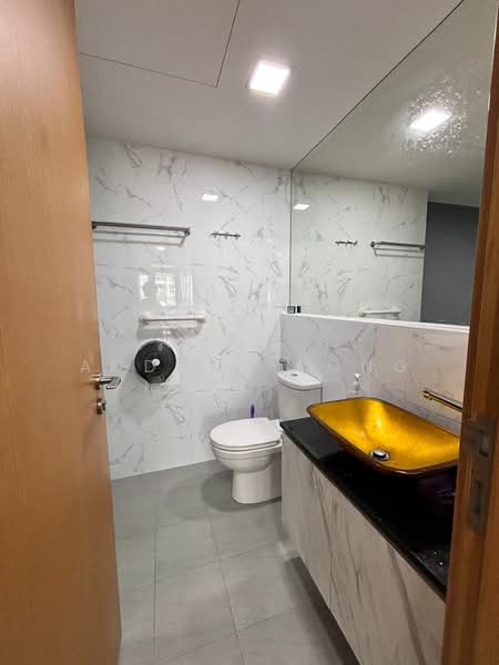 The Quartz Condominium For Sale at S$ 2,799,999 | PropertyGuru Singapore - Bathroom