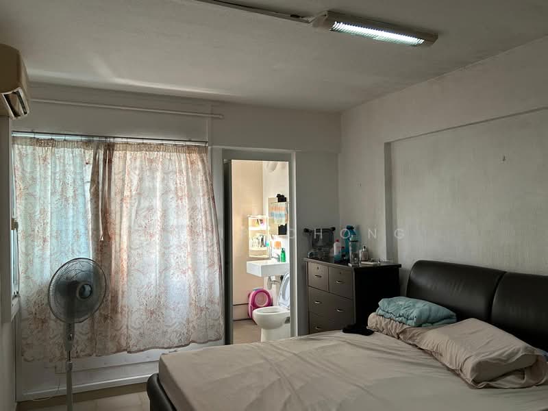 53 Teban Gardens Road HDB Flat For Sale at S$ 495,000 | PropertyGuru Singapore - Bedroom