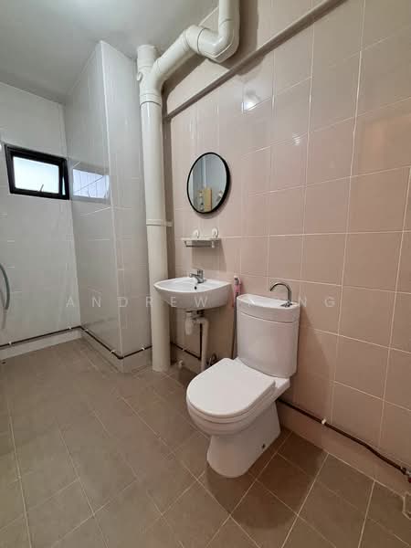 124 Tampines Street 11 HDB Flat For Sale at S$ 948,888 | PropertyGuru Singapore - Bathroom