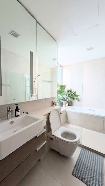 The Esta Condominium For Sale at S$ 3,500,000 | PropertyGuru Singapore - Bathroom